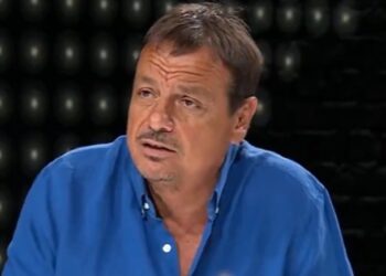 Ergin Ataman vize problemine isyan etti: Ailem Yunanistan’a gelemiyor!