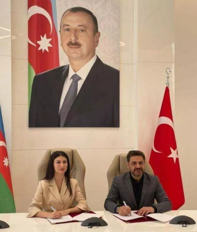 Kurtlar Vadisi’nin Güllü Erhan’ı iğne ipliğe döndü! 2 Kurtlar Vadisi’nin Güllü Erhan’ı iğne ipliğe döndü!