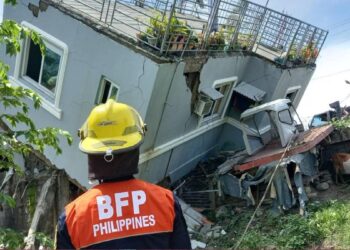 Filipinler’de 7.1 büyüklüğünde deprem