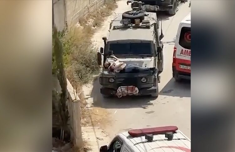 İsrail, Filistinli genci araca bağlayıp canlı kalkan yaptı
