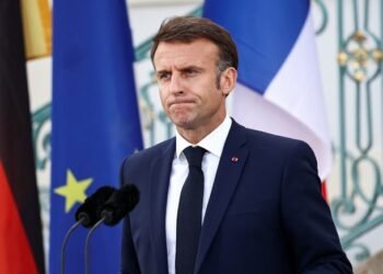 Fransa’da parlamento seçiminin birincisi ‘aşırı sağ’ çıktı