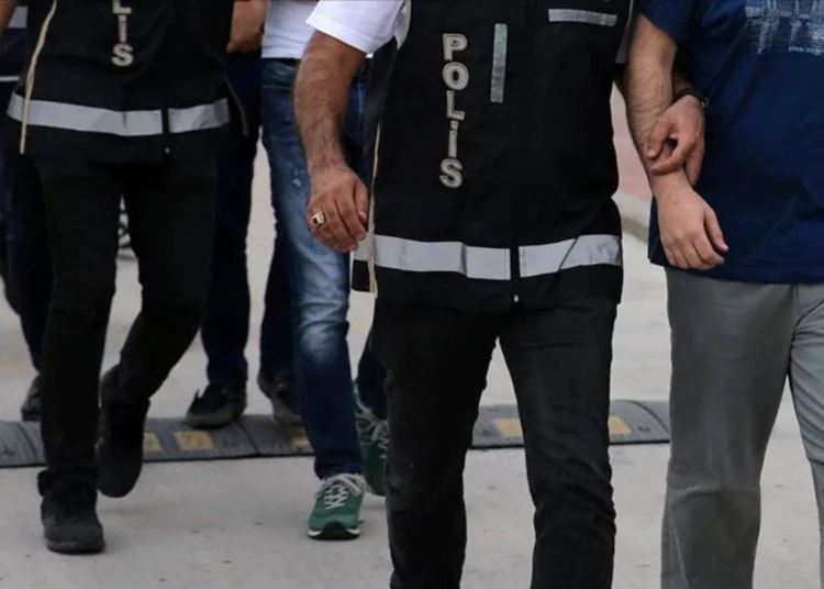 Yasa dışı bahiste 3,7 milyar TL’lik işlem hacmi! 110 şüpheli yakalandı 1 Yasa dışı bahiste 3,7 milyar TL’lik işlem hacmi! 110 şüpheli yakalandı