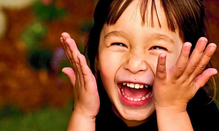 Bu ülkede günde 1 kere gülme zorunluluğu getirildi