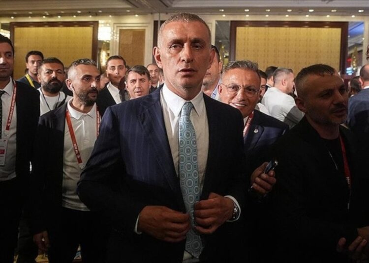 TFF'nin yeni yönetiminden karar: Süper Lig'de yabancı futbolcu sayısı değişti 1 TFF’nin yeni yönetiminden karar: Süper Lig’de yabancı futbolcu sayısı değişti