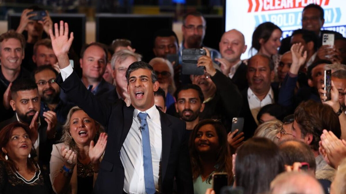 İngiltere'de seçmen sandık başında