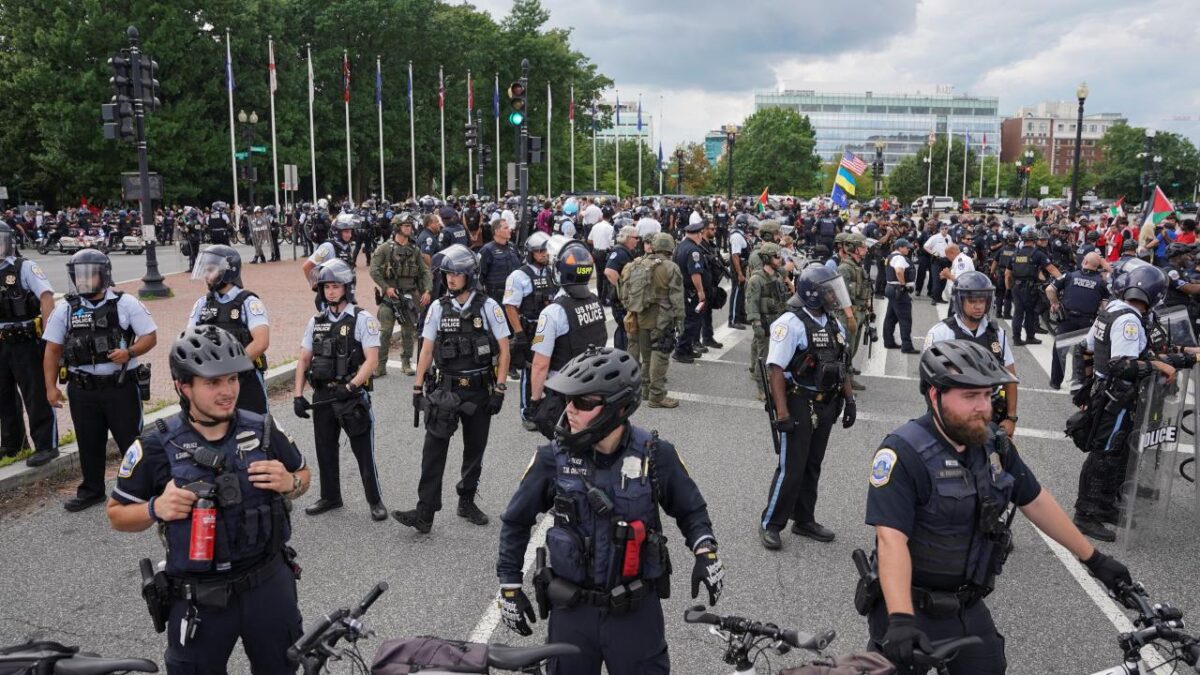 Katil Netanyahu'ya Washington'da dev protesto