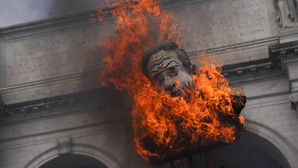 Katil Netanyahu'ya Washington'da dev protesto