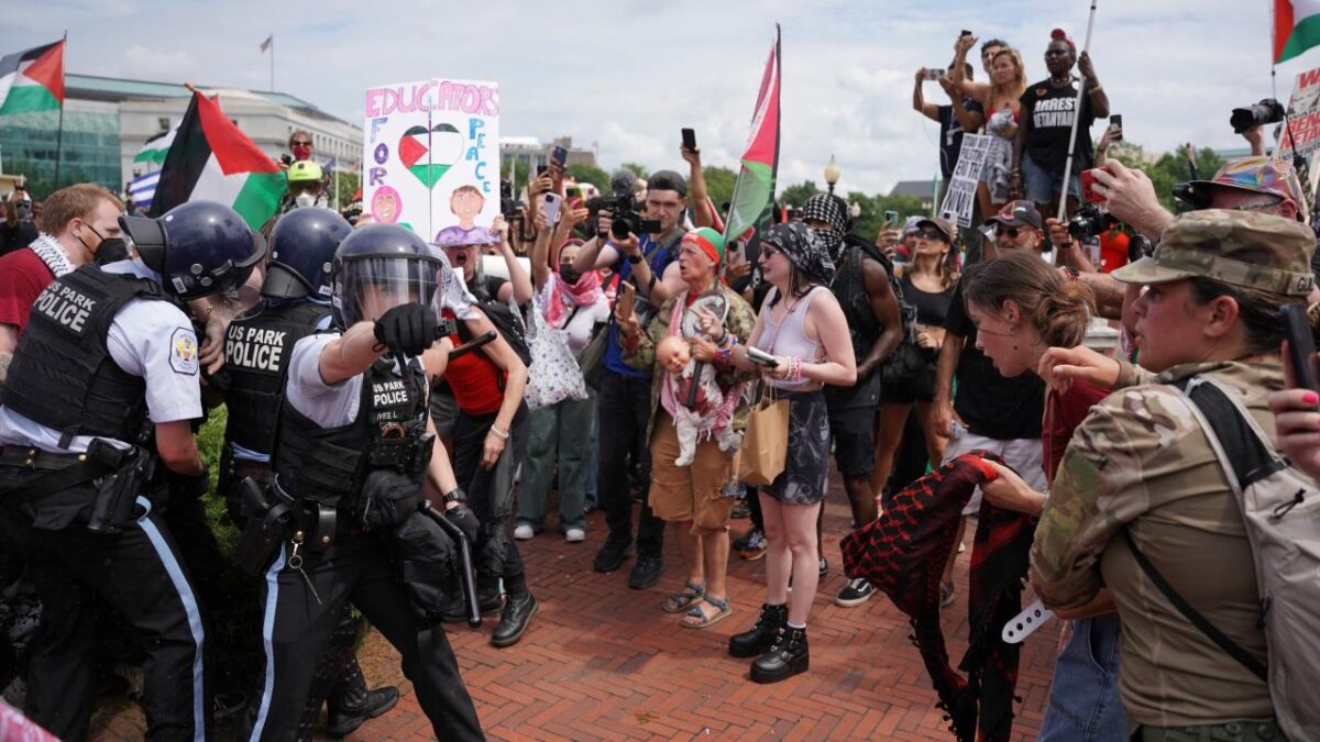 Katil Netanyahu'ya Washington'da dev protesto