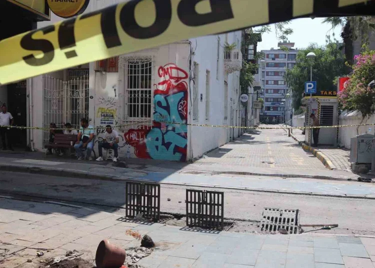 ‘Yoldaki elektrik kaçağı' soruşturmasında 29 gözaltı 1 ‘Yoldaki elektrik kaçağı’ soruşturmasında 29 gözaltı