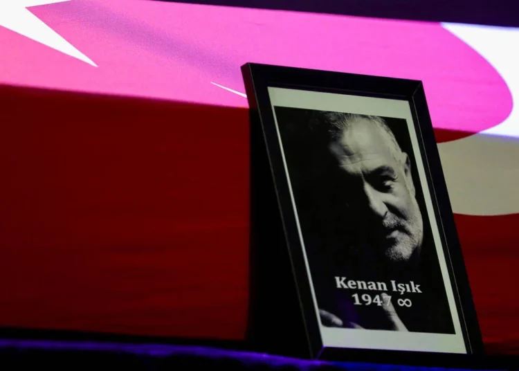 Kenan Işık için AKM’de tören yapıldı