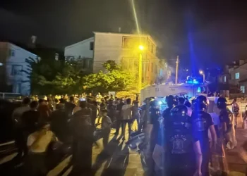 Yerlikaya açıkladı: Ülke genelinde Suriyelileri hedef alan eylemlerde 474 kişi gözaltına alındı 10 Yerlikaya açıkladı: Ülke genelinde Suriyelileri hedef alan eylemlerde 474 kişi gözaltına alındı