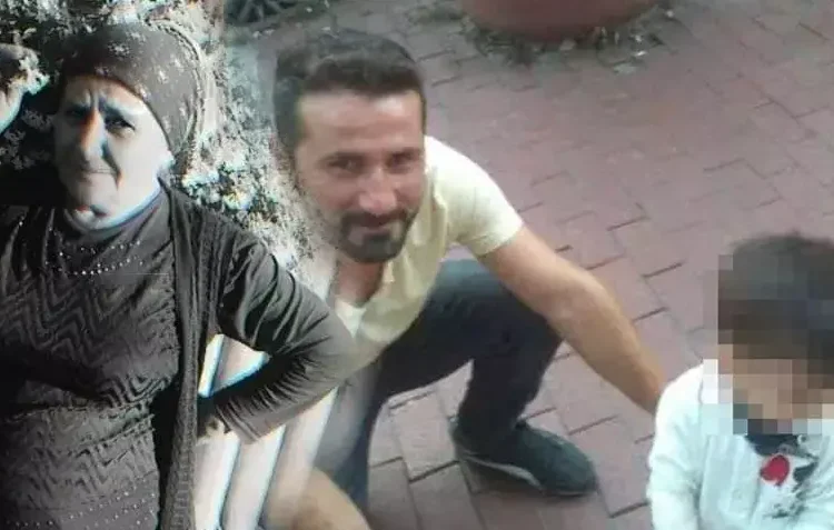 Çocuk kavgası trajediyle sonuçlandı: Anne ve iki oğlu hayatını kaybetti 1 Çocuk kavgası trajediyle sonuçlandı: Anne ve iki oğlu hayatını kaybetti