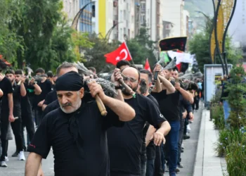 Kerbela şehitleri ağıtlarla ve zincirle vurmalarla anıldı