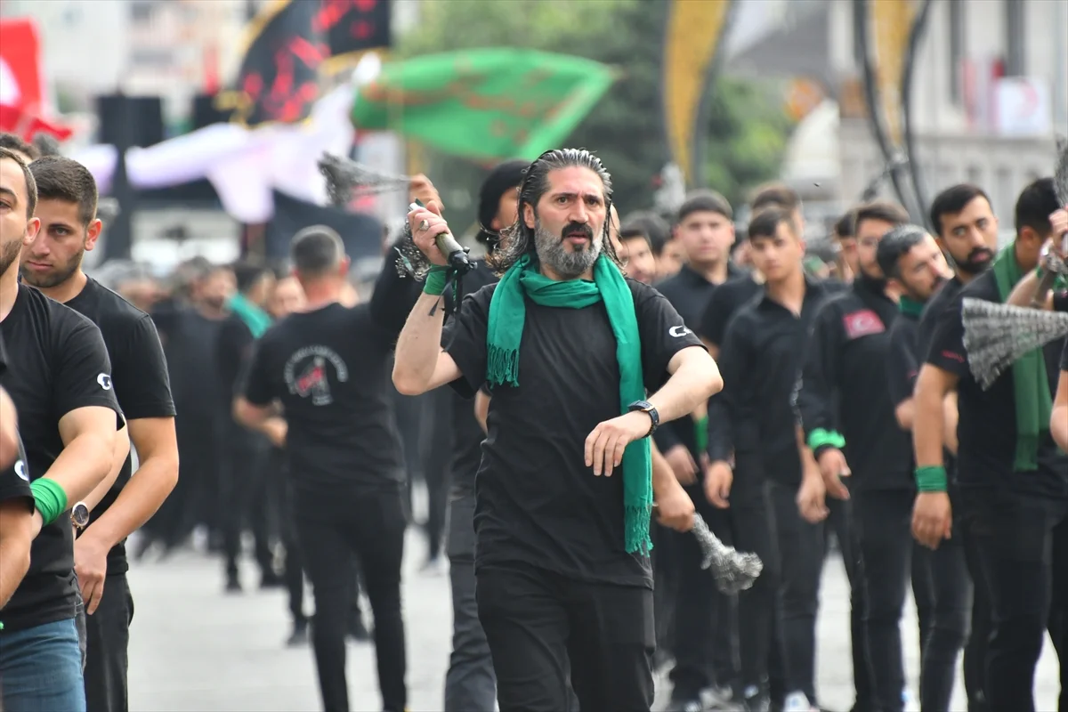 Kerbela şehitleri ağıtlarla ve zincirle vurmalarla anıldı