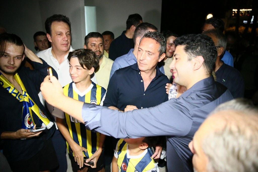 Koç: Cumhurbaşkanımızın adını kullanarak işler yapılıyor 2 Koç: Cumhurbaşkanımızın adını kullanarak işler yapılıyor