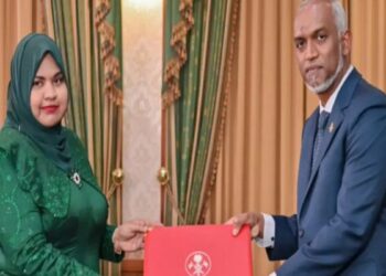 Cumhurbaşkanına kara büyü yaptırmakla suçlanan bakan tutuklandı