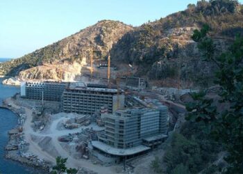 Marmaris’in en güzel yerini işgal etmişti: Ruhsatı yasaya aykırı çıktı