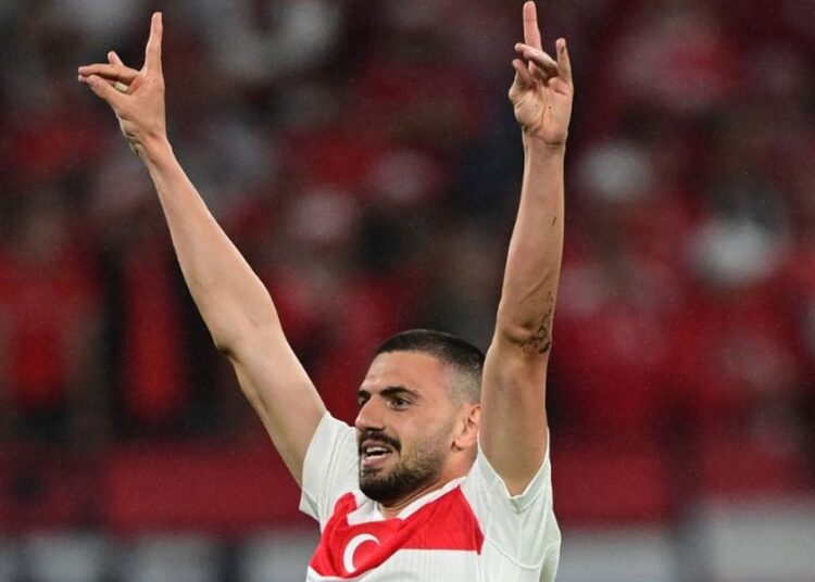 UEFA'dan Merih Demiral'a 2 maç men cezası 1 UEFA’dan Merih Demiral’a 2 maç men cezası