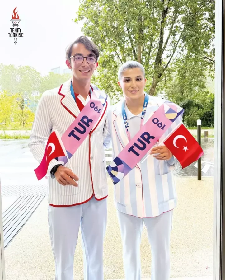 Türkiye'nin Olimpiyat kıyafeti sosyal medyada alay konusu oldu 5 Türkiye'nin Olimpiyat kıyafeti sosyal medyada alay konusu oldu