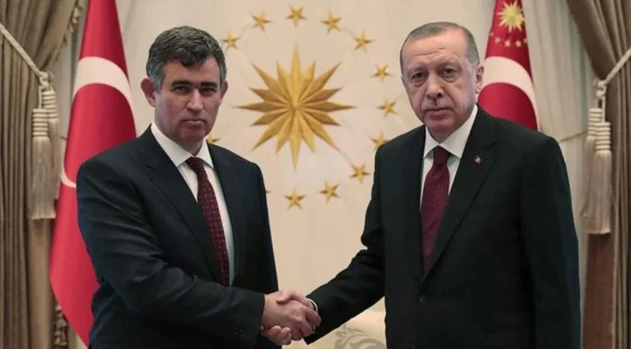 Özgür Özel'in eleştirdiği Metin Feyzioğlu terfi etti, Prag’a atandı 2 Özgür Özel'in eleştirdiği Metin Feyzioğlu terfi etti, Prag’a atandı