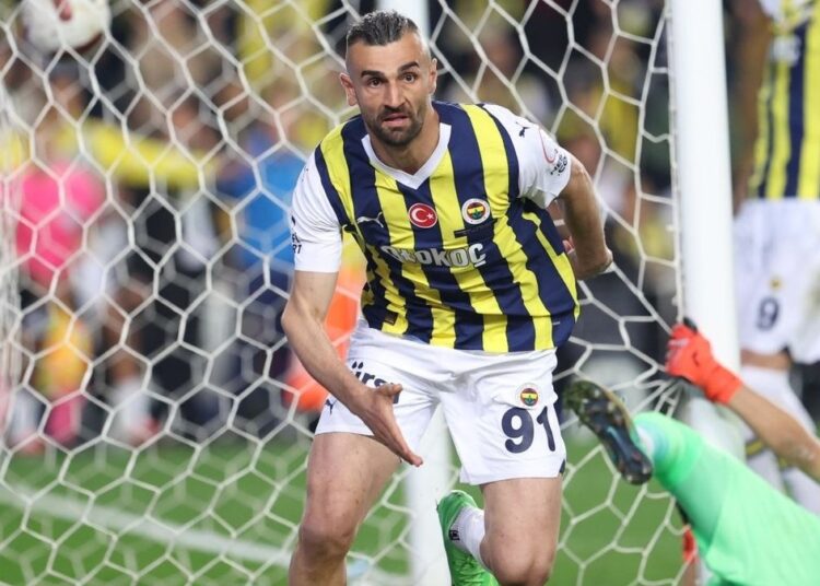 Serdar Dursun'un yeni takımı belli oldu: 3 yıllık imza attı 1 Serdar Dursun’un yeni takımı belli oldu: 3 yıllık imza attı