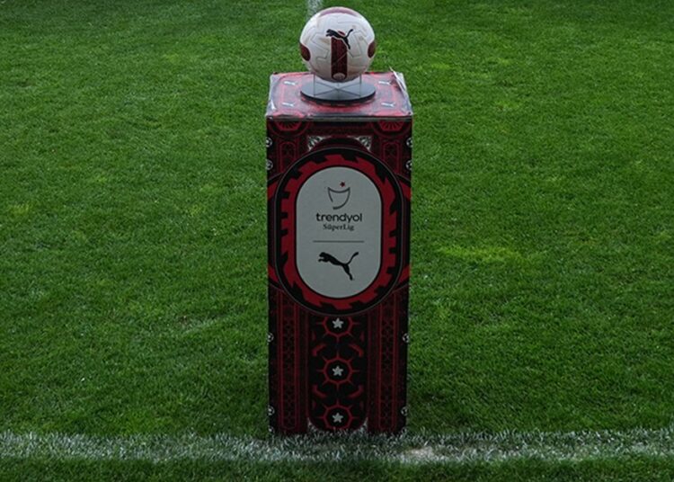 Süper Lig'de fikstür çekildi, derbi haftaları belli oldu 1 Süper Lig’de fikstür çekildi, derbi haftaları belli oldu