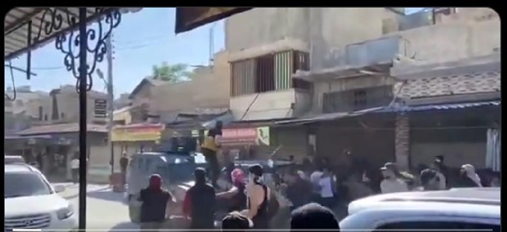 Suriyeliler, Kayseri’ye tepki olarak Türk araçlarına saldırmaya başladı