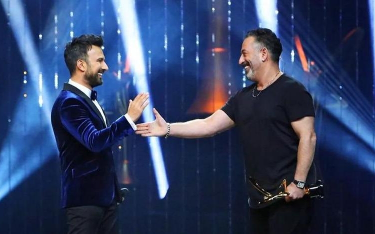 Tarkan yeni imajını paylaştı, Cem Yılmaz destek verdi