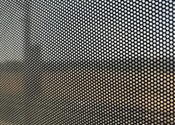 Reklamla kapalı, manzarasız tren yolculuğu çekilir mi?