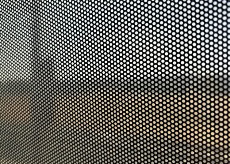 Reklamla kapalı, manzarasız tren yolculuğu çekilir mi? 1 Reklamla kapalı, manzarasız tren yolculuğu çekilir mi?