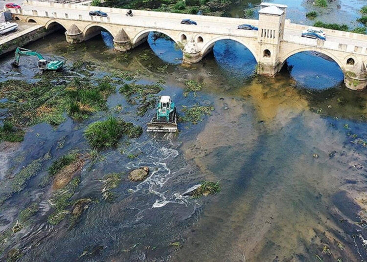 Tunca Nehri'nin bazı bölümlerinde su akışı durdu 1 Tunca Nehri’nin bazı bölümlerinde su akışı durdu