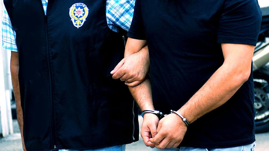 ‘Tutuklandı’, ‘ellerine kelepçe vuruldu’ dolandırıcılığı 3 ‘Tutuklandı’, ‘ellerine kelepçe vuruldu’ dolandırıcılığı