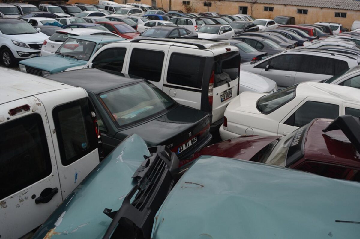 Yediemin düzenlemesi heyecanı: 'Araçlar otoparklardan çıkacak' 3 Yediemin düzenlemesi heyecanı: 'Araçlar otoparklardan çıkacak'