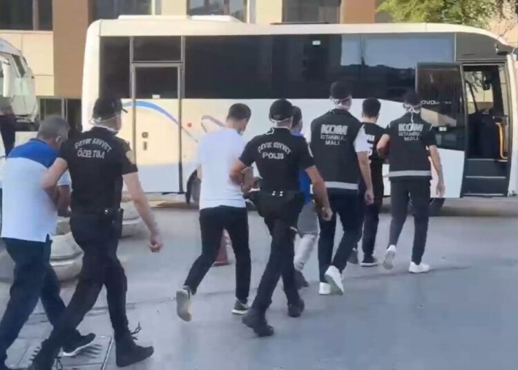 Hastaneden ilaç hırsızlığı: 2’si doktor 19 gözaltı