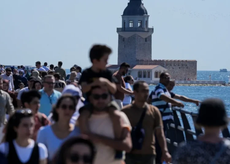 İstanbul'da yaşamak ateş pahası: Yaşam maliyeti, asgari ücretin 4 katı oldu 1 İstanbul’da yaşamak ateş pahası: Yaşam maliyeti, asgari ücretin 4 katı oldu