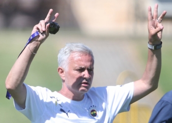 Jose Mourinho bir ismin daha üstünü çizdi: Kadroda 2 değişiklik