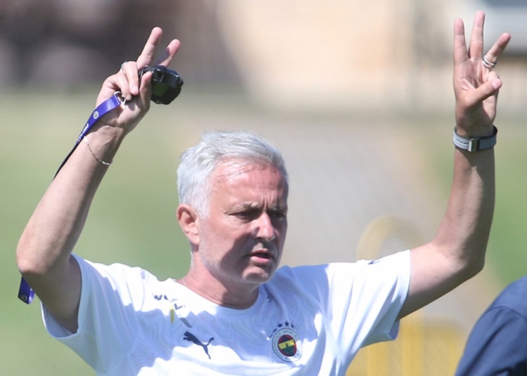Jose Mourinho bir ismin daha üstünü çizdi: Kadroda 2 değişiklik 1 Jose Mourinho bir ismin daha üstünü çizdi: Kadroda 2 değişiklik