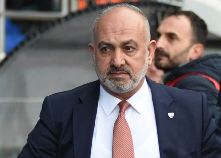 Lig, hareketli başladı: Kayserispor Başkanı Ali Çamlı istifa etti