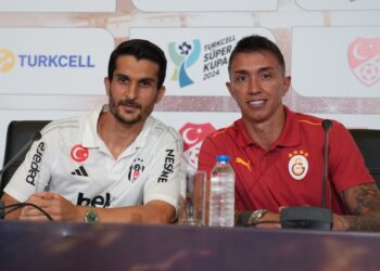 Muslera’dan Necip Uysal’a: Şşş mikrofon açık