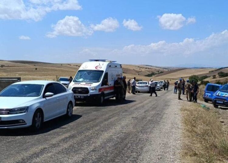 'Tarla sulama' kavgası: Aynı aileden 3 kişi öldü 1 ‘Tarla sulama’ kavgası: Aynı aileden 3 kişi öldü