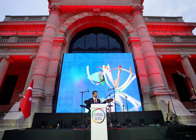 İBB’nin Paris’te açtığı ‘İstanbul Evi’ için açıklama: Masraflar sponsorların bağışı ile karşılandı