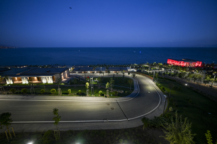 Ahlat’taki ‘Cumhurbaşkanlığı Külliyesi'ne özel ışıklandırma!