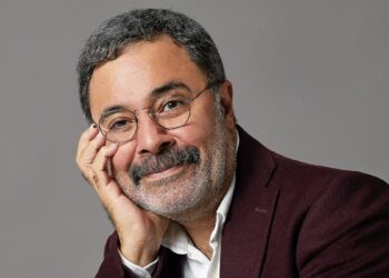 Ahmet Ümit: Her şey şahane, tedaviye gerek yok, ölebiliriz!