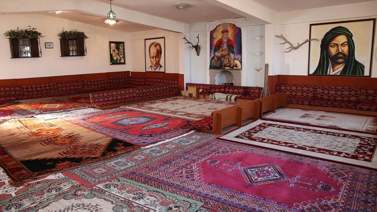 Cemevi Başkanlığı’nın Hacı Bektaş anması, Aleviler arasında tartışma oluşturdu 2 Cemevi Başkanlığı’nın Hacı Bektaş anması, Aleviler arasında tartışma oluşturdu