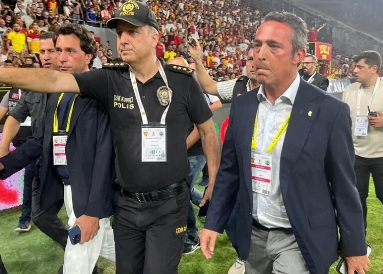 Safa Kar yazdı I Yeter artık… Futbol konuşalım! 1 Safa Kar yazdı I Yeter artık… Futbol konuşalım!