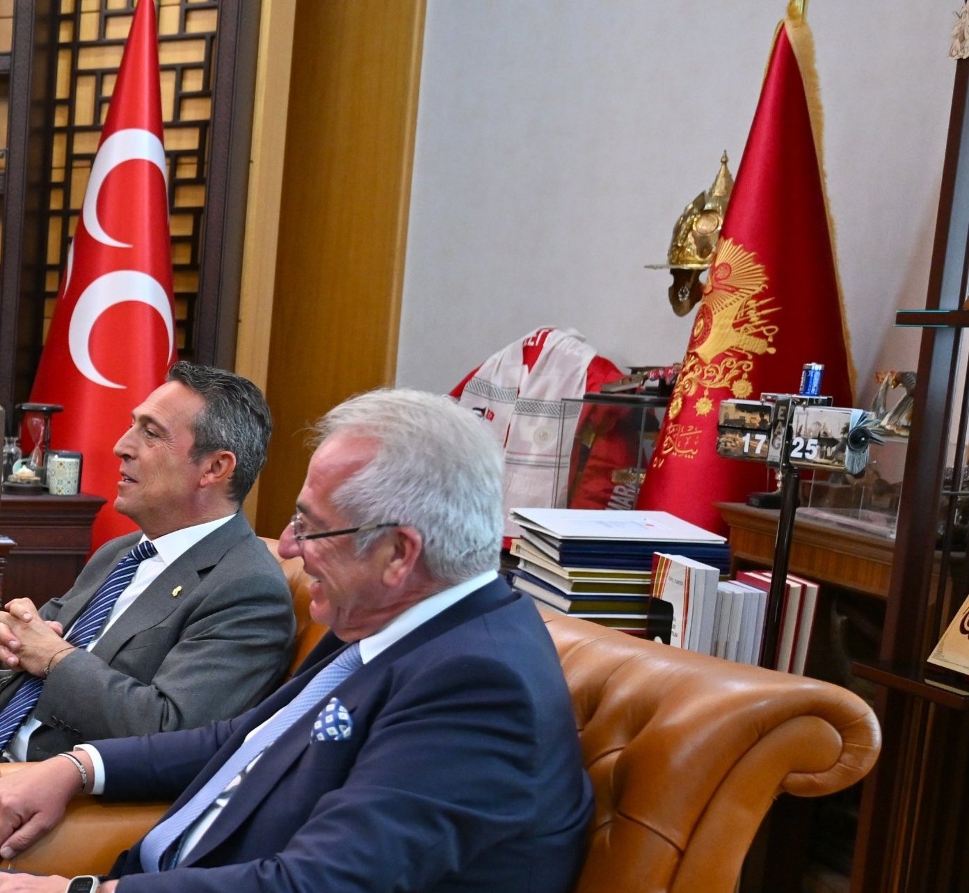 Devlet Bahçeli, yıllar sonra tekrar 17-25 Aralık 'kartını' çıkardı: İktidara mesaj mı? 3 Devlet Bahçeli, yıllar sonra tekrar 17-25 Aralık 'kartını' çıkardı: İktidara mesaj mı?
