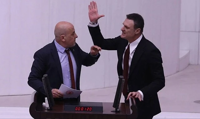 Hüsnü Yusuf Turabiç yazdı I Meclis’teki kavga kime yaradı? 1 Hüsnü Yusuf Turabiç yazdı I Meclis’teki kavga kime yaradı?