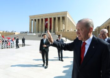 Anıtkabir’de yine ‘Erdoğan’ sloganları