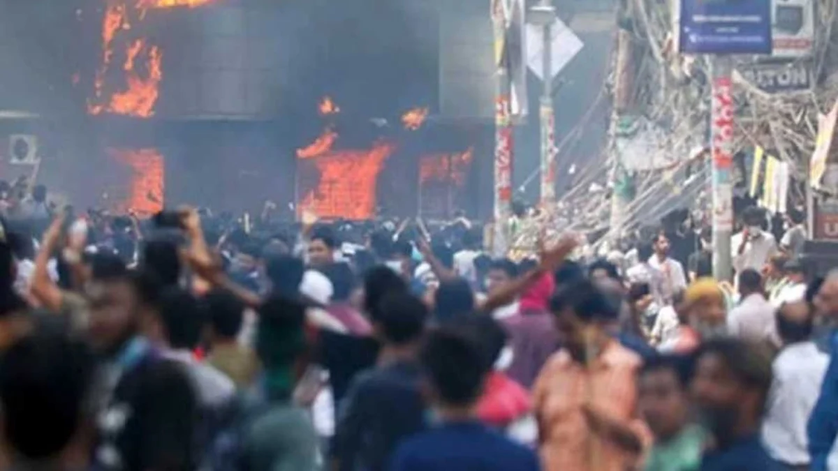 Bangladeş’te işsiz gençler hükümeti devirdi: Başbakan Hindistan’a kaçtı 3 Bangladeş’te işsiz gençler hükümeti devirdi: Başbakan Hindistan’a kaçtı