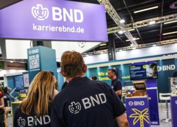 Alman istihbaratı oyun fuarına stant açtı, yeni personel arıyor